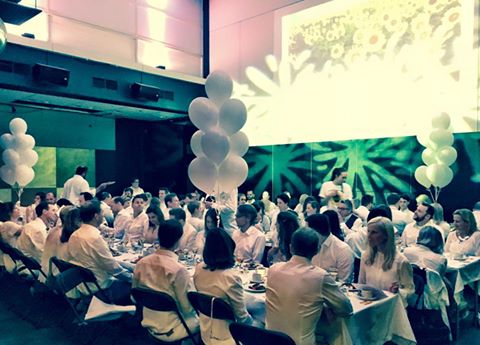 partyinwhite1